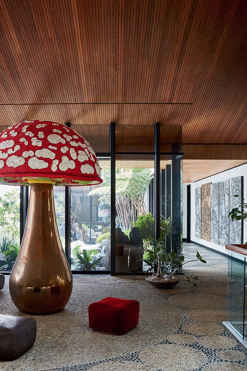 designdocument's tweet photo. Sumptuous Los Angeles' Architect Villa by Pamela Shamshiri 🦢 https://t.co/kbbh4jAaC0