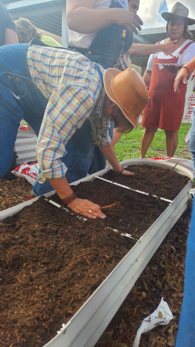 Welcome back CASA team building!! Can't wait to watch our <a href="/GardenMort/">Mort Elementary’s Garden Club</a> Grow! <a href="/latiecea/">Latiecea Brown</a> <a href="/MortExpLearning/">Mort CPS Expanded Learning</a>