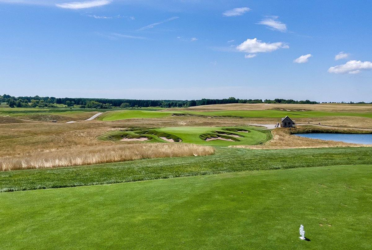 cody1cox's tweet photo. @golfcourses101 Erin hills 9th hole https://t.co/CzZEfXlsrW