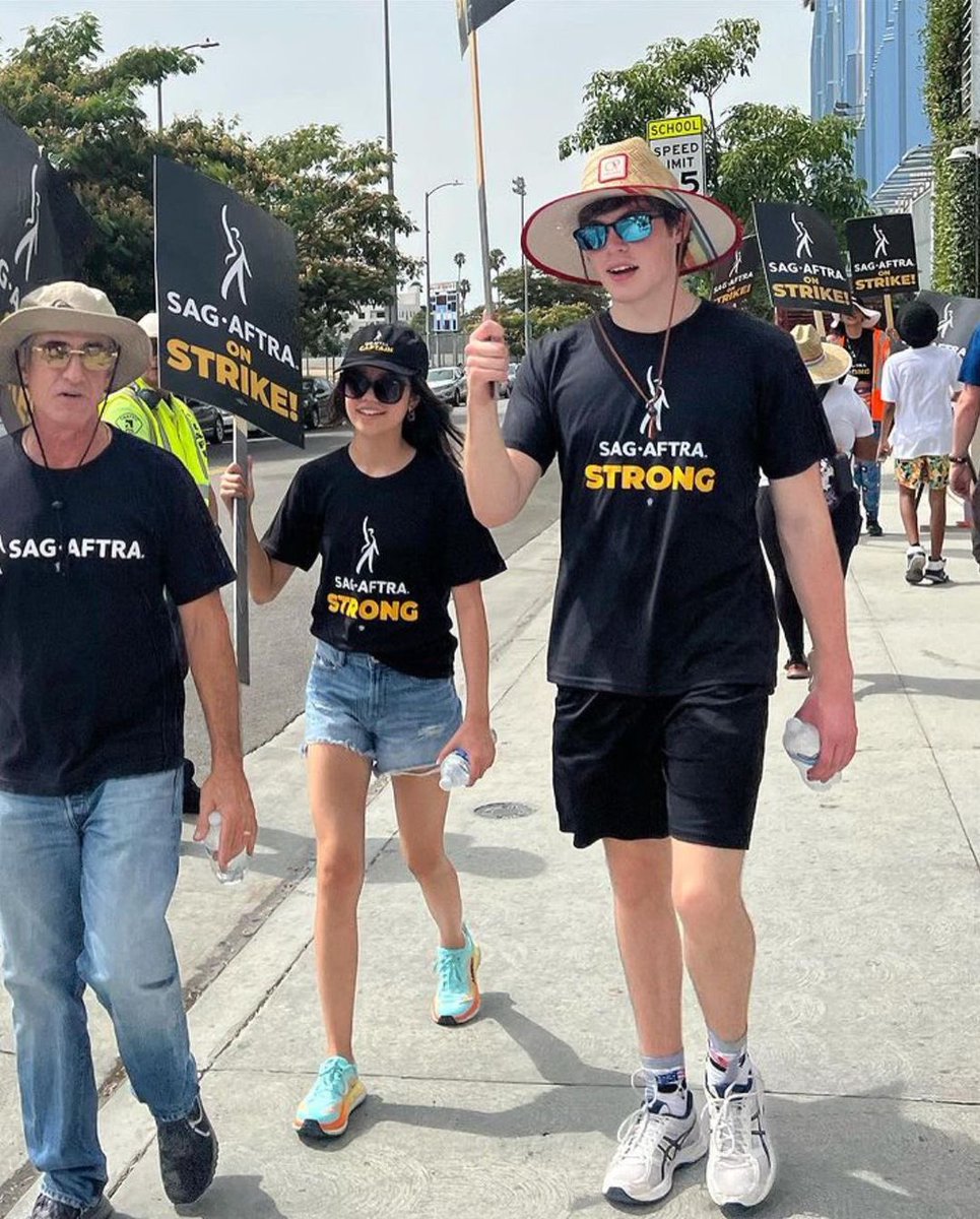 jackcfiles's tweet photo. Jack and Trinity supporting #SAGAFTRA strike. ‘Solidarity Always’. https://t.co/qi7eMS2giS