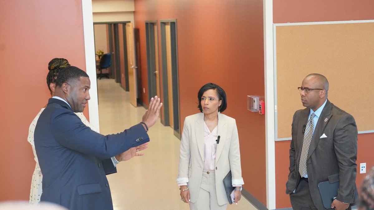pgcps's tweet photo. Superintendent @MillardHouseII and @CEXAlsobrooks received a first look at the new Drew-Freeman Middle School this week! It's one of six new schools to open doors for the upcoming school year, built through our innovative and collaborative Blueprint Schools Program. #PGCPSProud https://t.co/AfHhTQdqFv