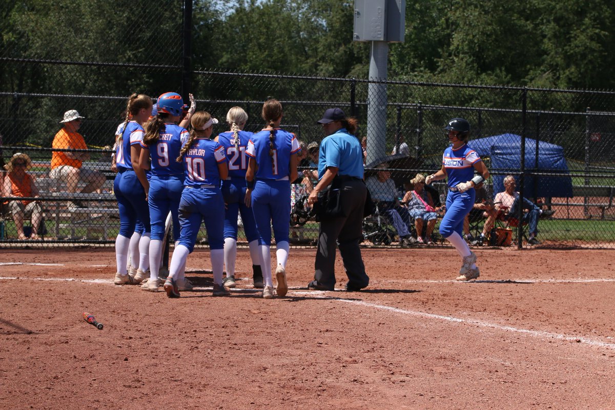 231Fusion16U's tweet photo. That’s a wrap on the 16U season. “Don’t be sad it is over, be happy that THIS happened.” #relationships #fusionstrong
10 tournaments, 39-13-3 record. #CultureWins https://t.co/OUoXjHAPfY