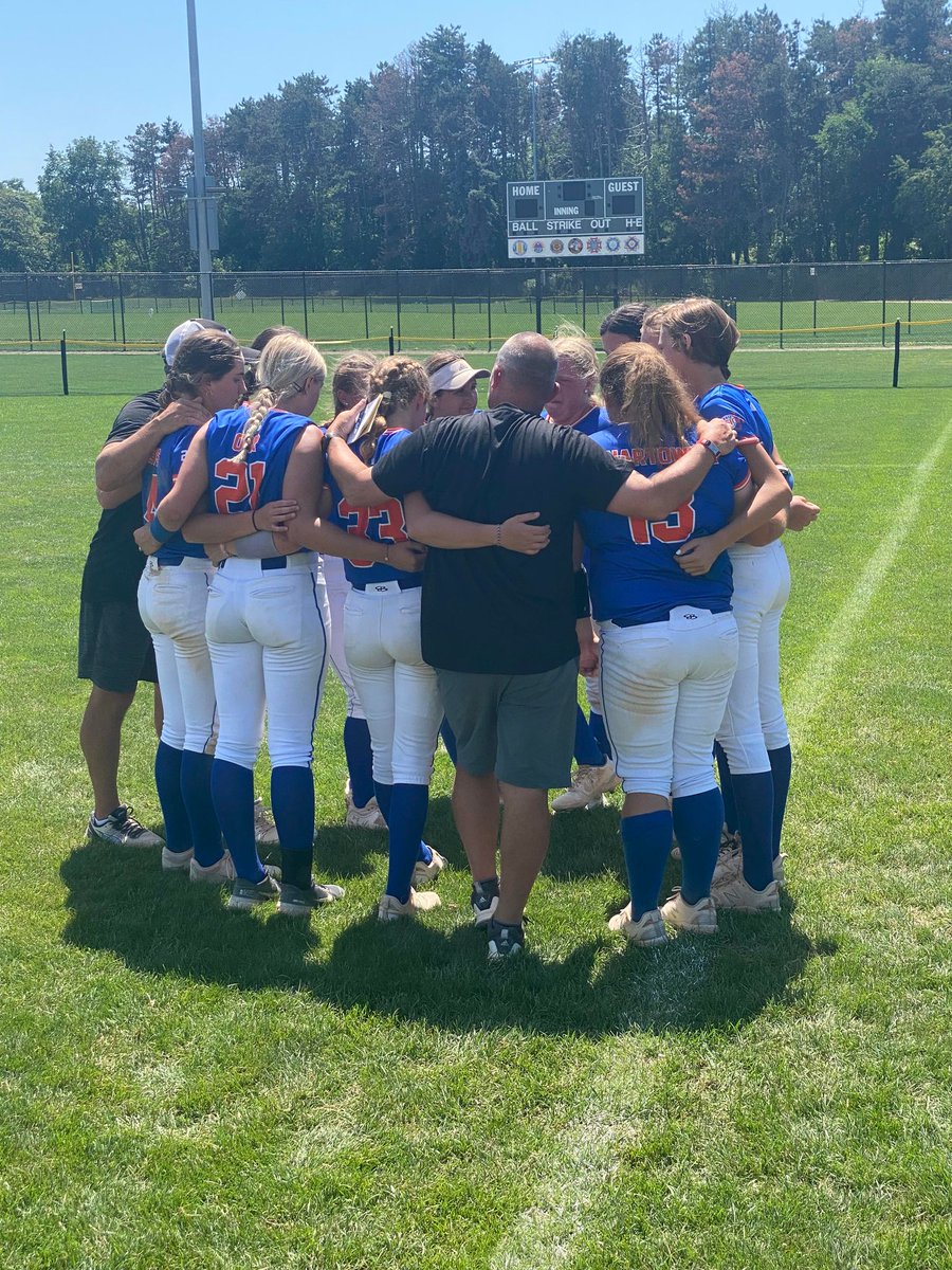 231Fusion16U's tweet photo. That’s a wrap on the 16U season. “Don’t be sad it is over, be happy that THIS happened.” #relationships #fusionstrong
10 tournaments, 39-13-3 record. #CultureWins https://t.co/OUoXjHAPfY