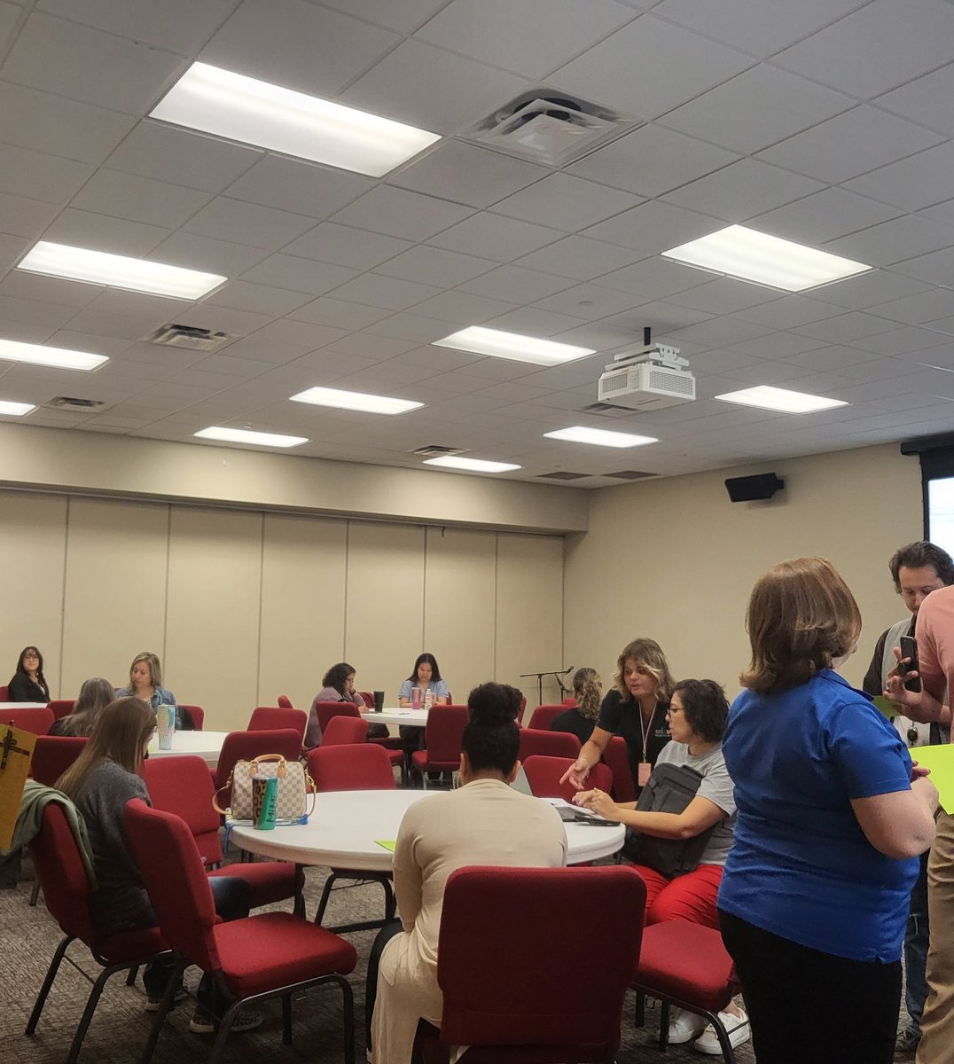 s_amaril's tweet photo. I'm super excited for this new school year! Happy to have met the new teachers and talked about Sheltered Instruction at New Teacher University @ECISD_Bil_ESL https://t.co/ILbJ1dyvhK
