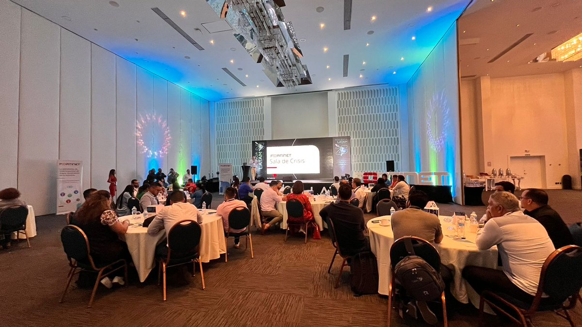 ArreazolaErik's tweet photo. Fortinet fue parte del evento Resiliencia LATAM 2023 en Punta Cana, República Dominicana 🇩🇴 Realizando nuestra sala de crisis Fortinet donde los clientes pudieron experimentar y evidenciar su nivel de madurez 🚨

¡Muchas gracias por la invitación @capresiliencia ! https://t.co/h7TViKPOro