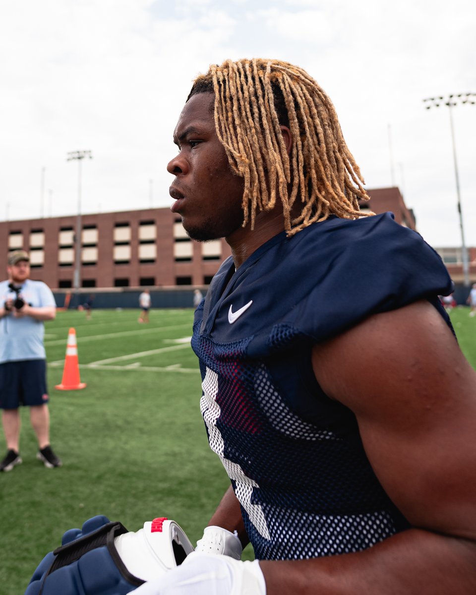 Rebel Football is back 👿🍿🚂

#HottyToddy