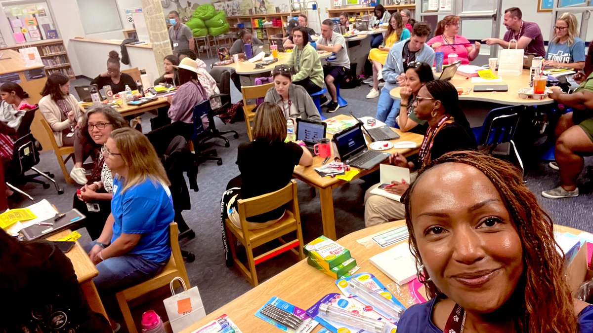 ThomasTexans1's tweet image. We can do it! Mario says! #LevelUpPISD