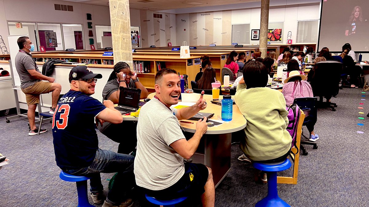 ThomasTexans1's tweet image. We can do it! Mario says! #LevelUpPISD