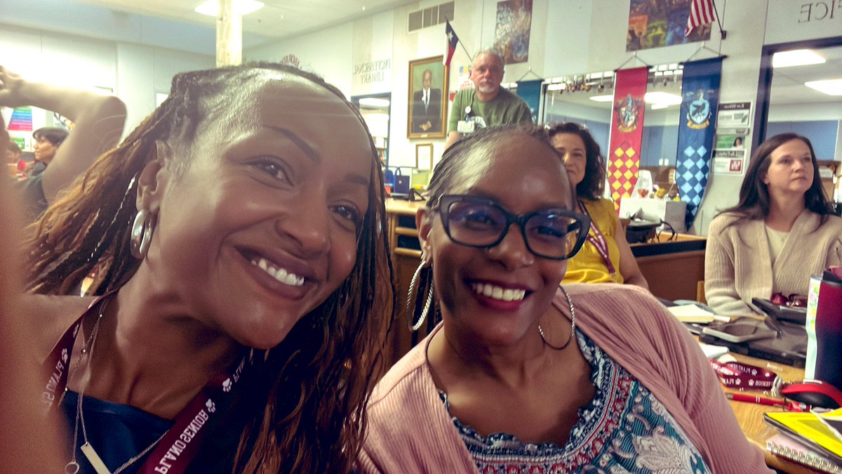 ThomasTexans1's tweet image. We can do it! Mario says! #LevelUpPISD