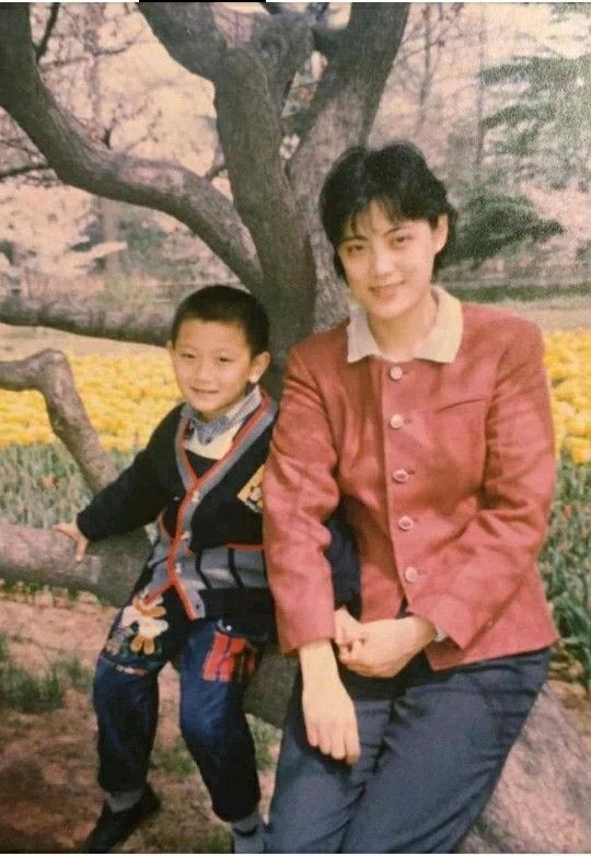 A_S_Salinger's tweet photo. قشنگ معلومه تائو به کی رفته😍
#Cpop #TAO #黄子韬 #ZITAO https://t.co/GHqsuXFL3C
