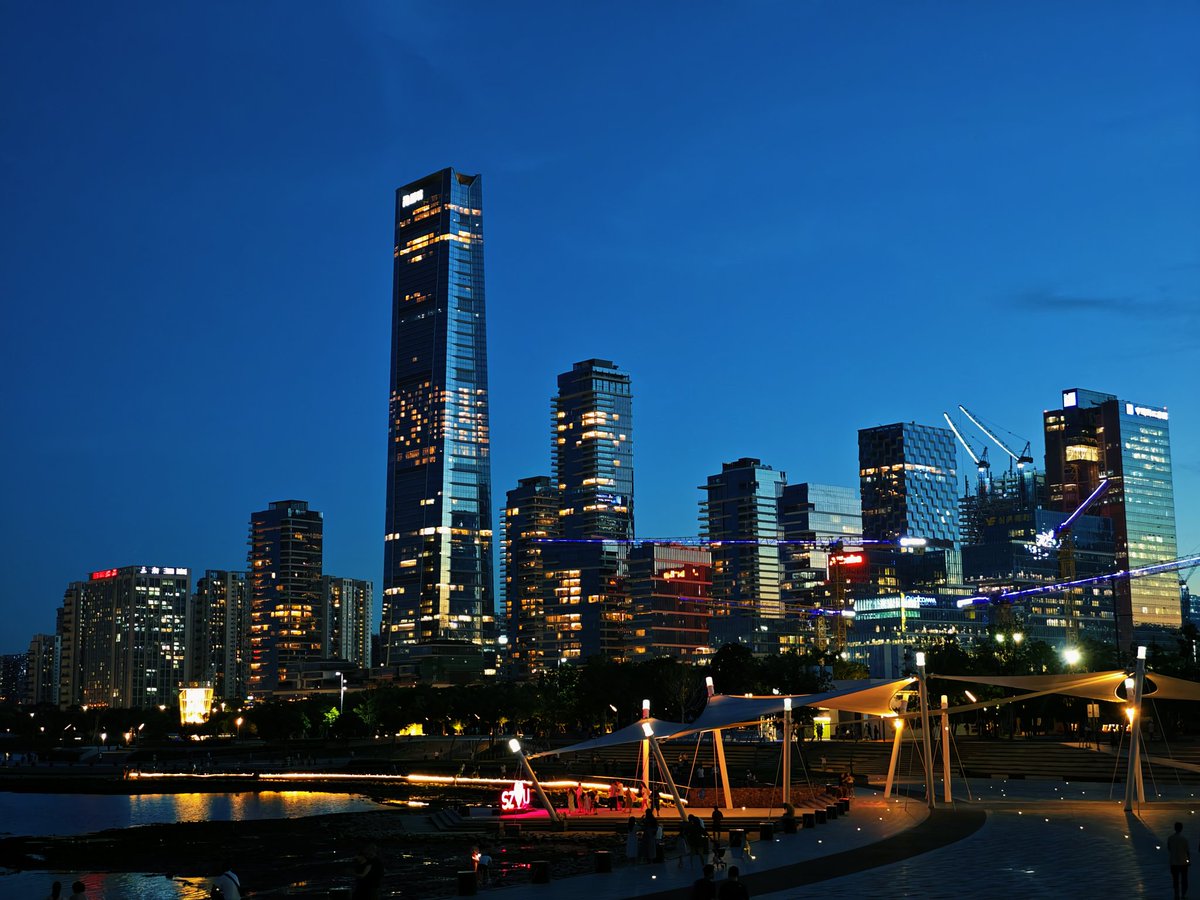 EricJSWuxi's tweet photo. Shenzhen is one of the most modern cities in China.
Shenzhen  is also the center of technology in China.
It is the birthplace of famous companies such as Huawei, Tencent, DJI, etc. https://t.co/dpFyk2UQou