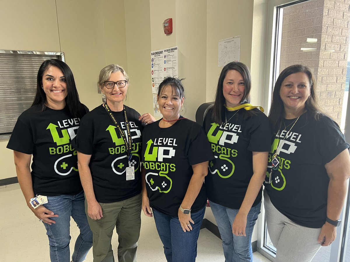 #LevelUpPlanoISD Bobcats ready for convocation