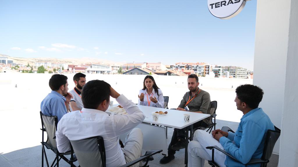 Uluslararası Öğrenciler Sosyal İnovasyon Yaz Okulu birinci etabı verimli atölyeler ile başladı.