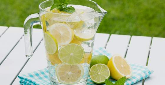DoctorsOnCBD's tweet photo. Lemon water is a refreshing drink that is packed with vitamin C and antioxidants. Drinking a glass of warm lemon water every morning is a great way to kick-start your day.

Benefits of drinking lemon water... https://t.co/ETuGumEyOL https://t.co/8UzNXjGMTJ