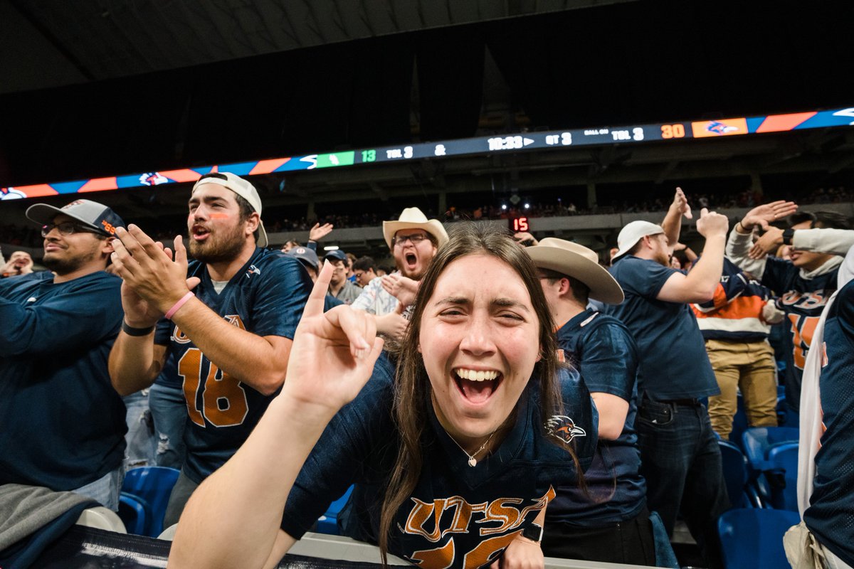 UTSA's tweet photo. Football season is officially ONE. MONTH. AWAY. 🥳

#LetsGo210 https://t.co/TN2bwedYE0