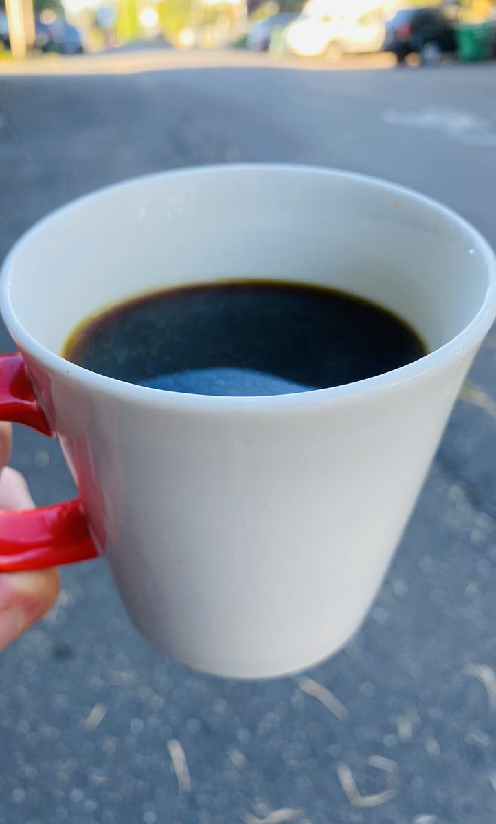 grounds_running's tweet image. 7 mile run to say good morning to the Puget Sound… Then back home for fresh coffee. I mean, come on! Spoiled!

#Seattle #MorningRuns #Coffee #running