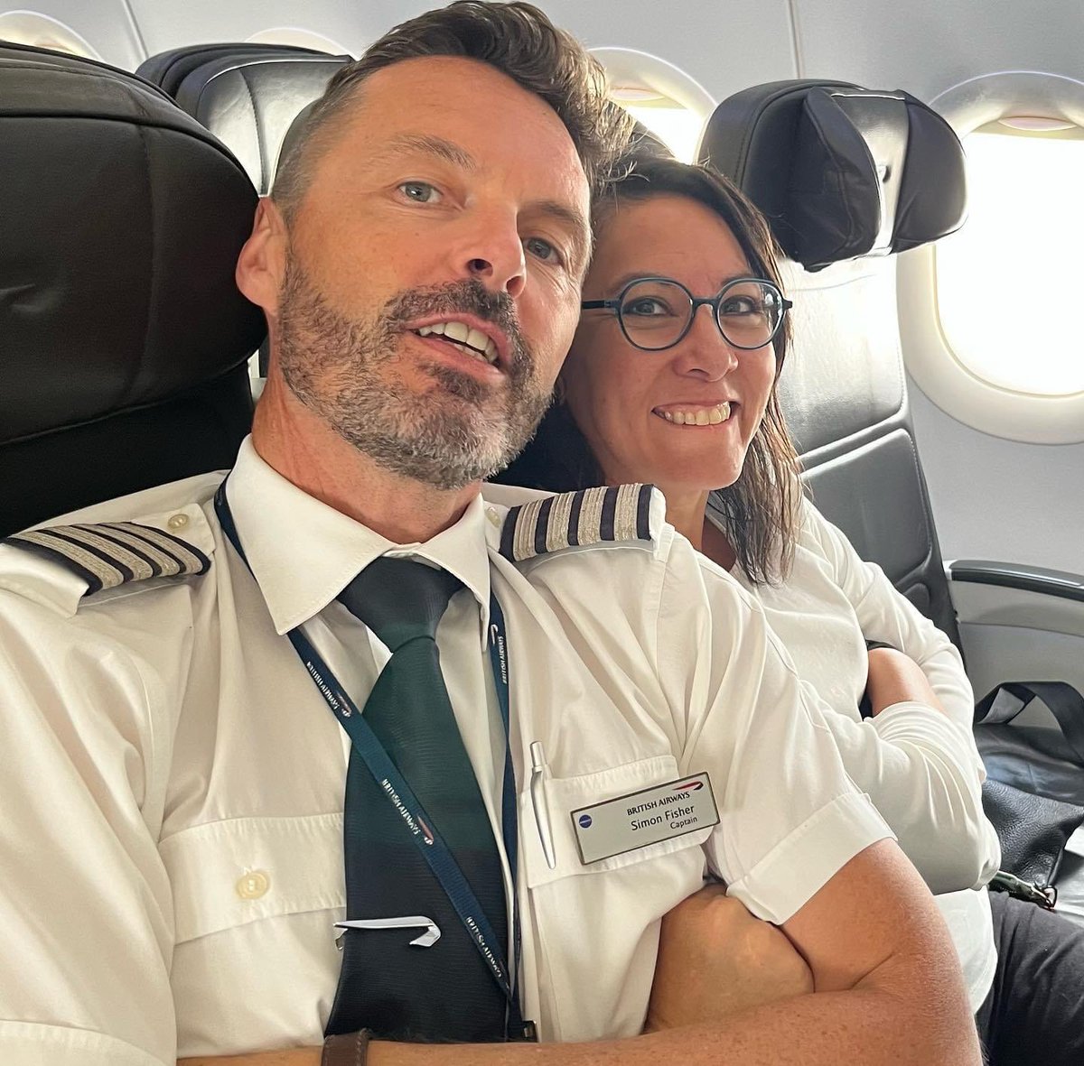 Kudus to Captain Simon Fisher ✈️👨‍✈️ @british_airways for making the extra long wait to get assisted out of the airplane a fun, pleasant and with a sense of care. This act of kindness made the waiting a different experience. 👨‍✈️ ✈️♿️ 🤩#wheelchairtravel