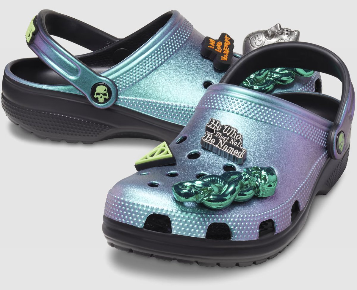 JustFreshKicks's tweet photo. NEW Harry Potter x Crocs Collection

https://t.co/wkiI8sHQc5 https://t.co/Cm1Q7CNlLs