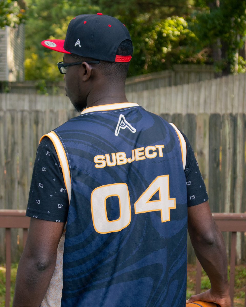 AzizDraws's tweet photo. Psst. Go ahead and grab a custom jersey before it’s too late. #screwbreakers https://t.co/kyczsFroaO