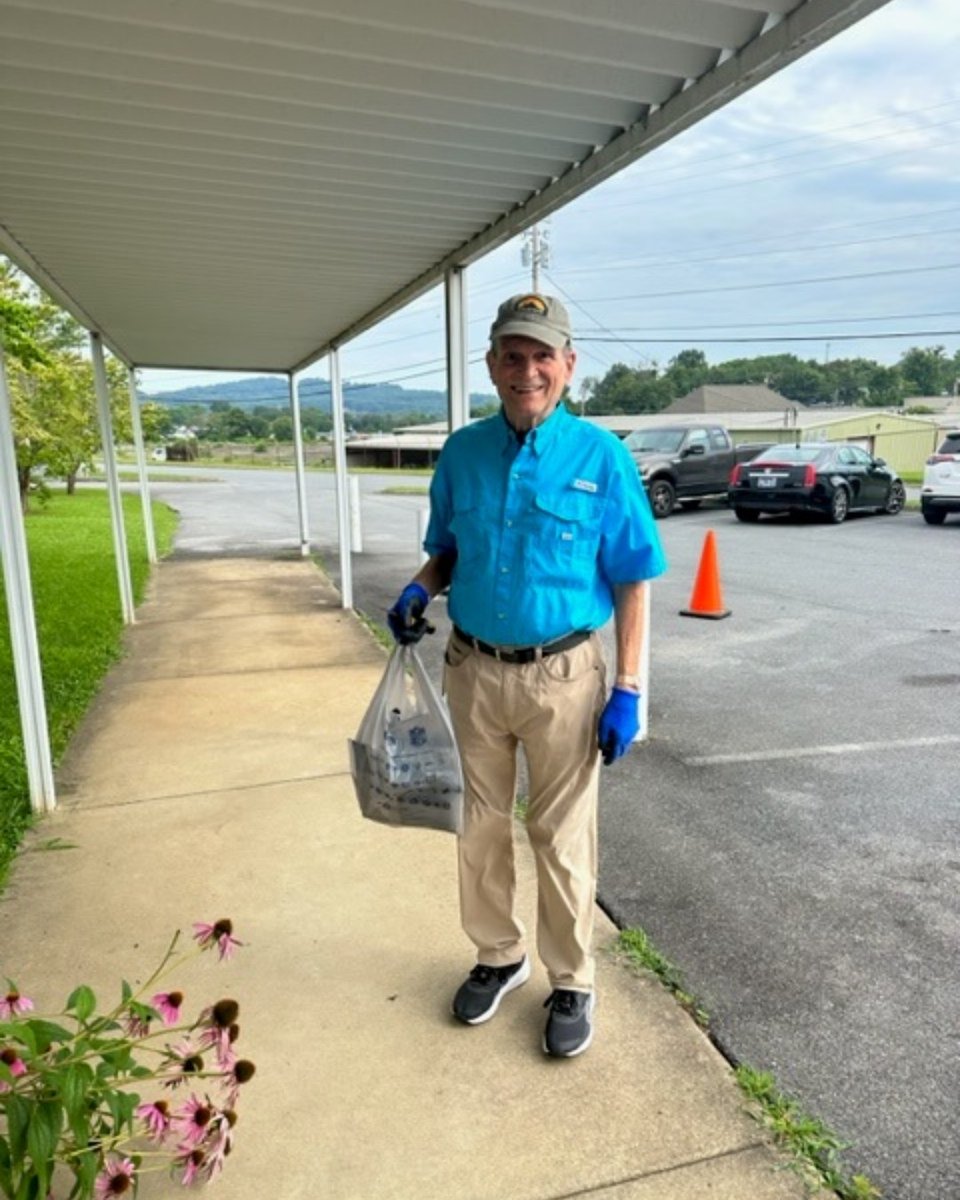 Coalition4Kids's tweet image. Big thanks to Fleenor Security for their amazing help at Coalition For Kids! 🙌 They stained playground equipment, weeded, and spruced up the area, making it cleaner and safer. 🏞️ Grateful for their support! #CommunityHeroes #FleenorSecurity ❤️