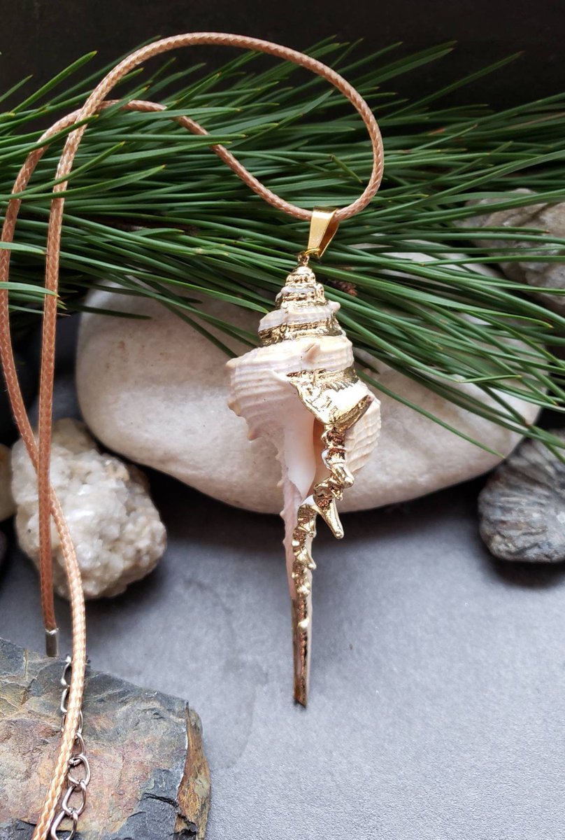 RzlStores's tweet photo. https://t.co/R7wZ3dkvAC
Beach holiday themed summer spiral shell pendant necklace, now on sale in my @RzlStores #EtsyJewelry shop . #BohoJewellery #GiftForHer #GiftsForHim #SummerAccessories #ShellPendant #Necklaces
Free UK Delivery https://t.co/ANjb9aNR9Q