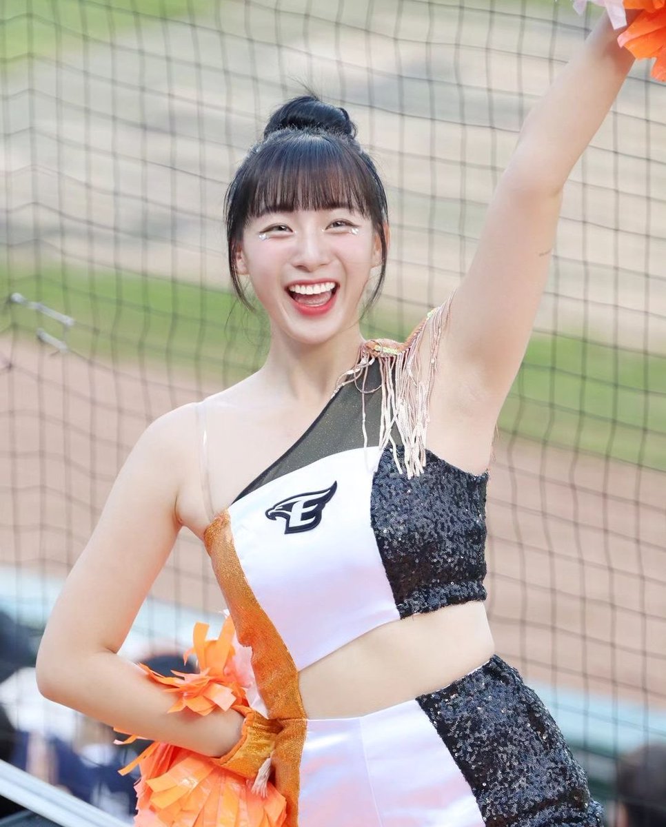 pits_daily's tweet photo. #dailypits #armpit #kpoparmpit #asianpits #lovearmpit https://t.co/khk0g8SIkq