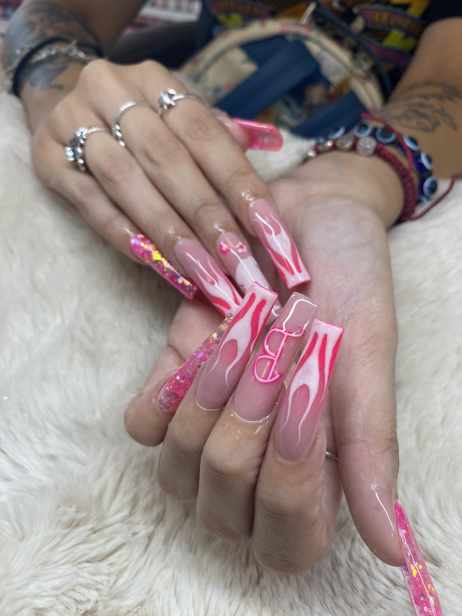 aye_itsT's tweet photo. Nails Nails Nails @citybasenails #cutenails #shorties #nailart #naildesign #nailsalon #sanailtech #barbie #strawberrynails https://t.co/UWWQIKlwYJ