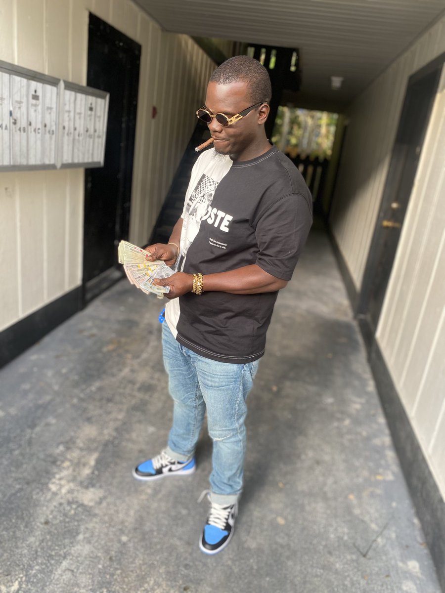 LL_Phatmac's tweet photo. My name good,
My face clear,
My pockets full,
My peoples straight..
#DaGeneral
#FreeDaLandlord https://t.co/PBgBeb96zF