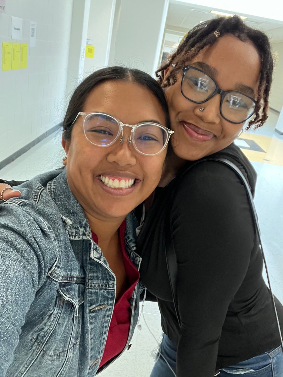 Excited for Day 1 of an incredible school year! Ran into one of my former students from 5 years ago, and she's now a senior! It's the best feeling in education to witness our students' growth becoming the best versions of themselves! #WinningForKids #YouBelongInHenry #BeTheKey