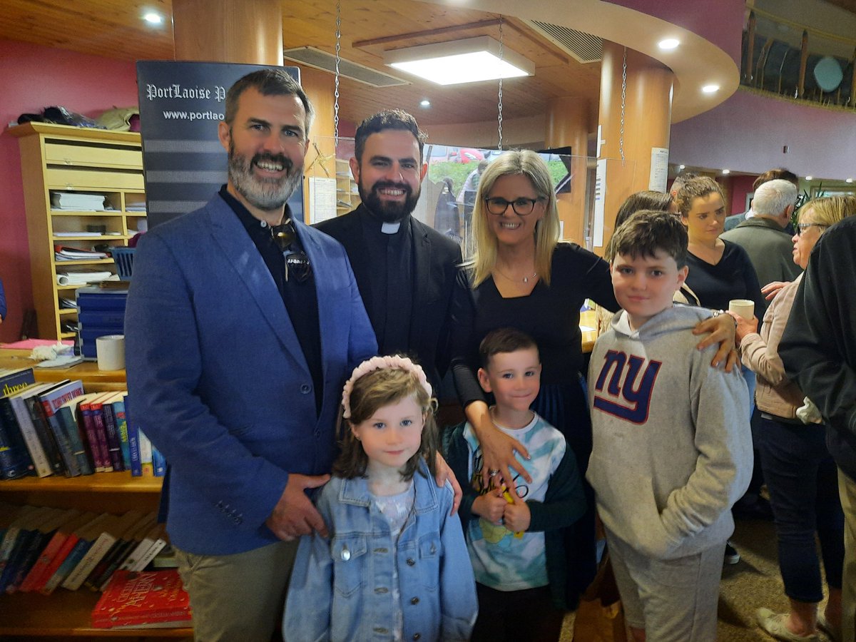 Go nèirì go geal leat i do pharòiste nua <a href="/DavidVard/">Fr. David Vard</a> agus àr mbuìochas leat do ghach rud a rinne tù do <a href="/PortlaoiseParis/">Portlaoise Parish</a> agus don Ghaelscoil ach go hàirithe 💙💔🤝🙏