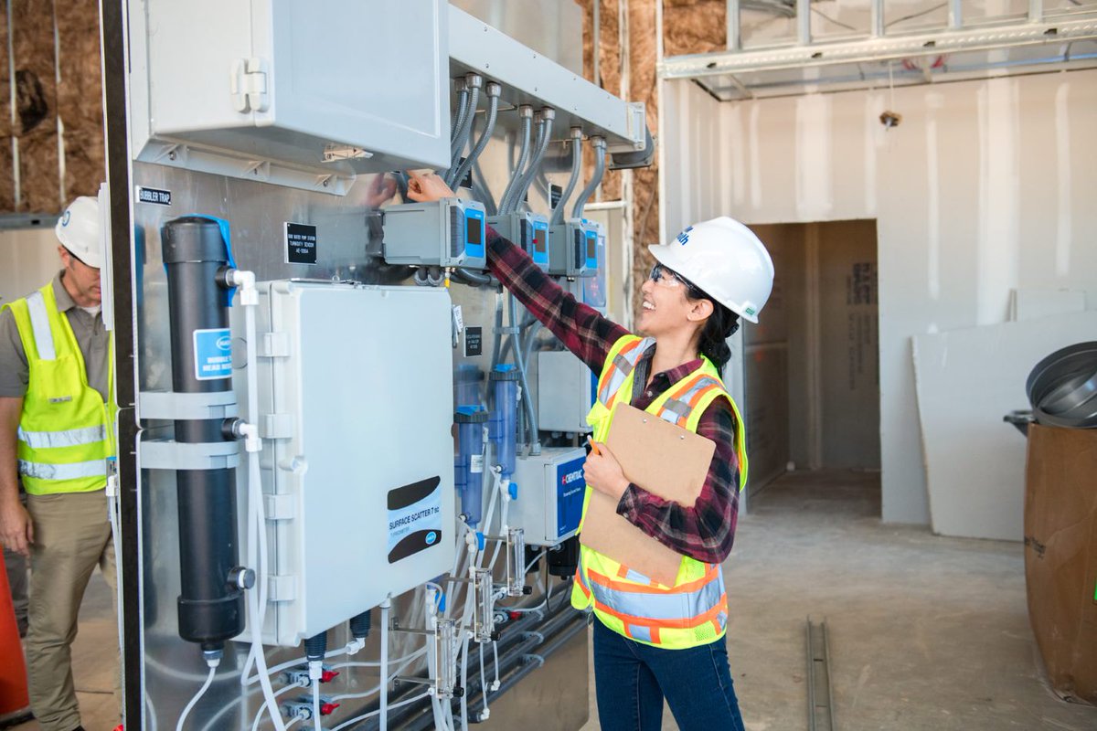 CDMSmith's tweet image. Happy Professional Engineers Day! 🎉 Our engineers love tackling projects that seem impossible. Today we celebrate their dedication to building a brighter future for our clients and their communities. 
#CDMSmith #PEDay #ProfessionalEngineersDay