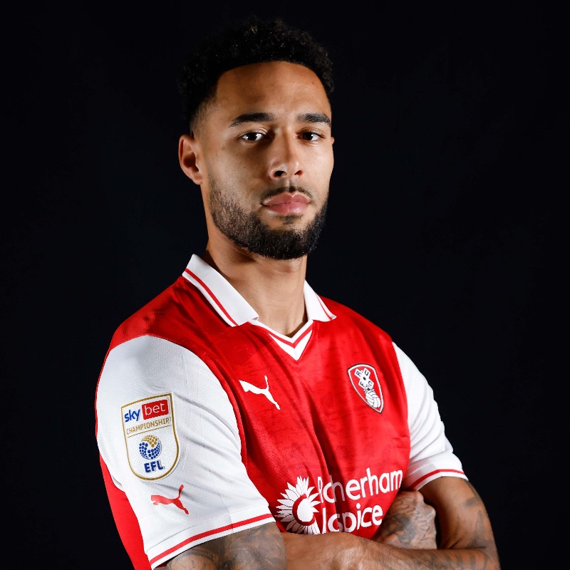 RotherhamUnited's tweet photo. ✍️ |  T̵r̵i̵a̵l̵i̵s̵t̵ ̵  𝐀𝐆𝟏𝟏 

Welcome to the Millers, Andre! 😁

#rufc | #ForeverTogetherForeverProud