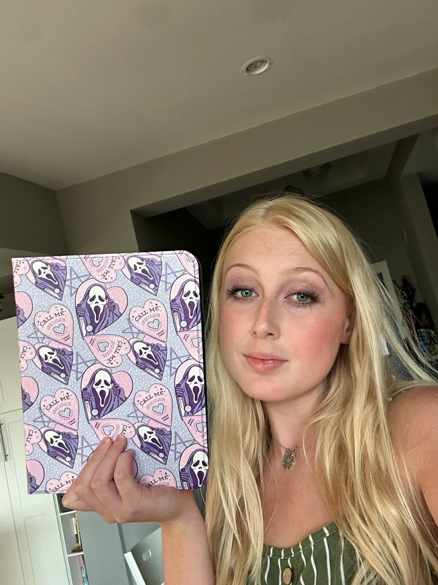 SelfPlanable's tweet photo. 🚨 NEW IPAD CASE ALERT 🚨 

my digital planner looks THAT much better in this gorgeous case🤩 go to https://t.co/tVsXaNBjuq to get your Digital Planner today!!

#selfcare #digitalplanner #etsyshop #etsysale #productivityboost #stayorganized #Goodnotes #goodnotestips https://t.co/zQefpg1gx9