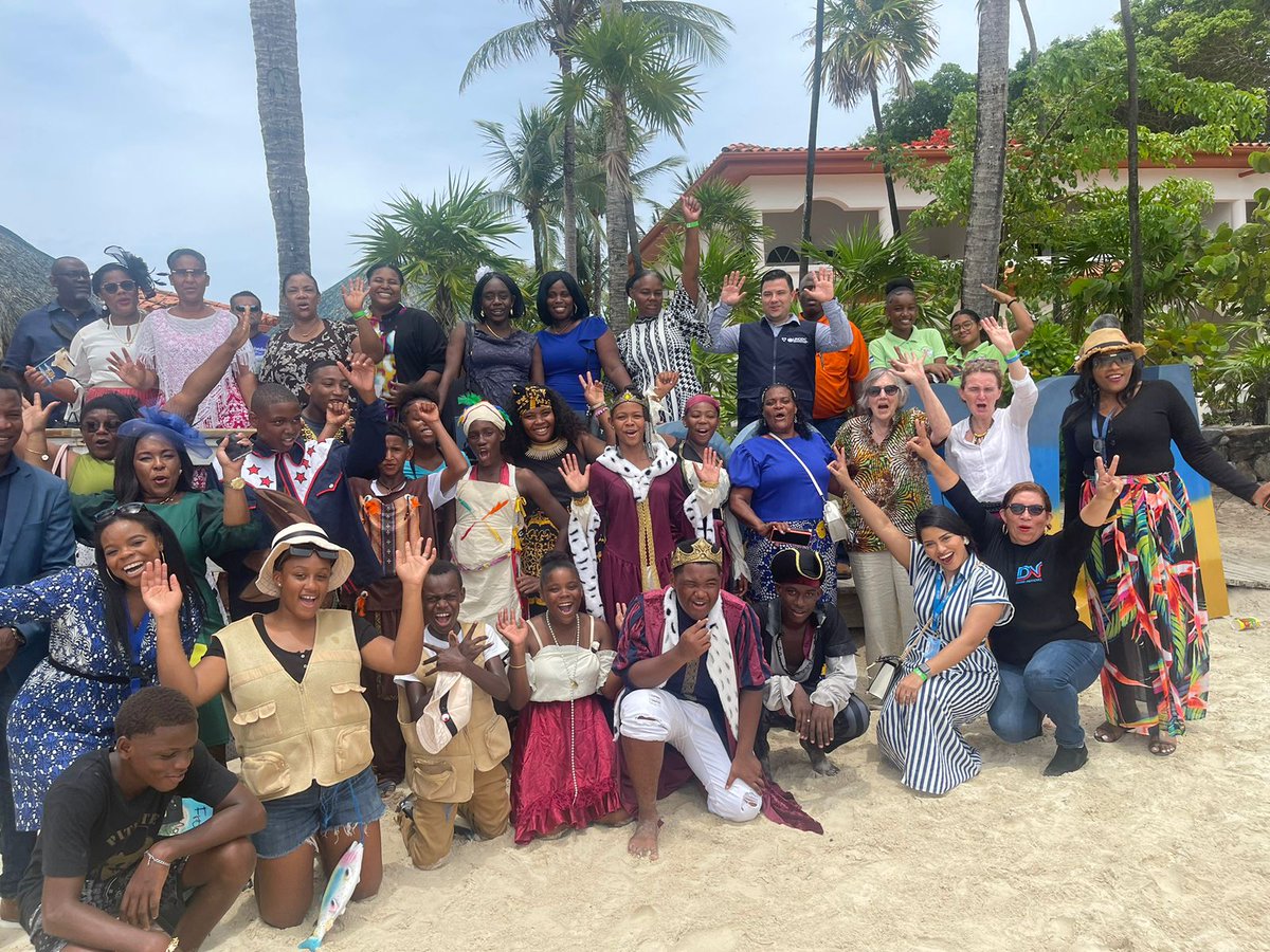 UNODC_ROPAN's tweet photo. Honduras🇭🇳Participación en la inauguración del Mes de la Herencia Africana, con la participación de 45 miembros de la comunidad de habla inglesa en la isla de Roatán, Honduras.
Compartimos con el público información sobre prevención de #TrataDePersonas y el proyecto #Menthor. https://t.co/NZolLGbUou