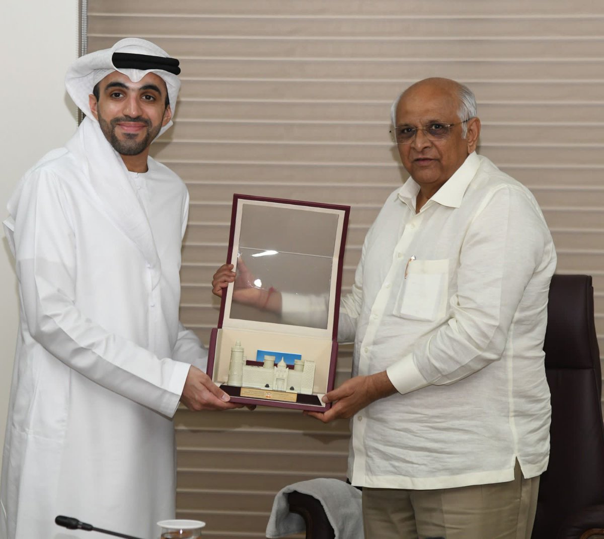 Bhupendrapbjp's tweet image. UAE ના ભારત સ્થિત રાજદૂત ડૉ. અબ્દુલનાસર  અલશાલી સાથે ગાંધીનગરમાં મુલાકાત કરી. 

તેમની સાથે GIFT સિટીમાં અબુધાબી ઈન્‍વેસ્ટમેન્‍ટ ઓથોરિટીની ઓફિસ કાર્યરત થવા અંગે ફળદાયી પરામર્શ કર્યો. ગિફ્ટ સિટી ખાતે વર્લ્ડક્લાસ ફિનટેક હબ ડેવલપ થઈ રહ્યું છે તેનાથી ફિનટેક સ્ટાર્ટઅપ્સને મળનારા લાભ…
