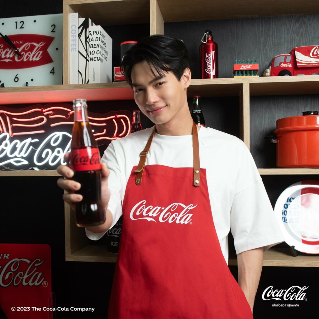 prjipata's tweet photo. การทำงานร่วมกันที่เรียกได้ว่าเป็น “Real Magic” “โคคา-โคล่า” คว้า “วิน-เมธวิน” ร่วมครอบครัว “โค้ก” ในภูมิภาคอาเซียน สำหรับแคมเปญ “สูตรสำเร็จมื้อพิเศษ” ในเอเชีย

https://t.co/KubUe68wb4

#CocaCola #CocaColaTH #winmetawin #วินเมธวิน #โคคาโคล่า #WINxCocaCola #ARecipeForMagic https://t.co/1dFZbiffrG