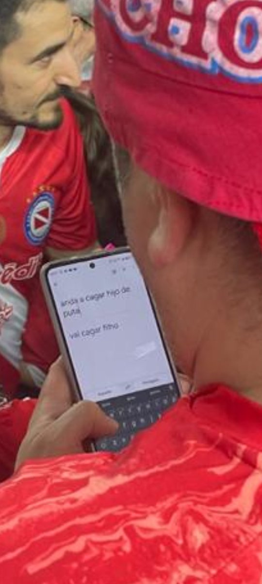 jsksjsjs el de argentinos traduciendo los insultos a portugues ☠️⚰️