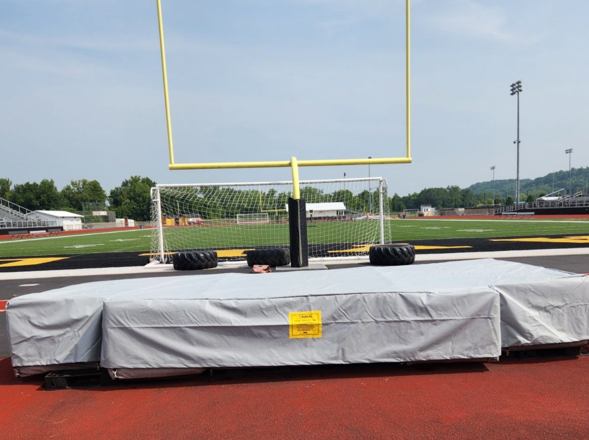 JacketTrack's tweet photo. We know they look fun to jump on, but they are not a playground. We are fortunate to have gotten brand new covers and we ask that everyone PLEASE HELP keep people off of the mats when at the stadium. They are not cheap to replace. THANKS everyone. @TaylorYJAD @YellowJackets3R https://t.co/SkDbTOdQ89