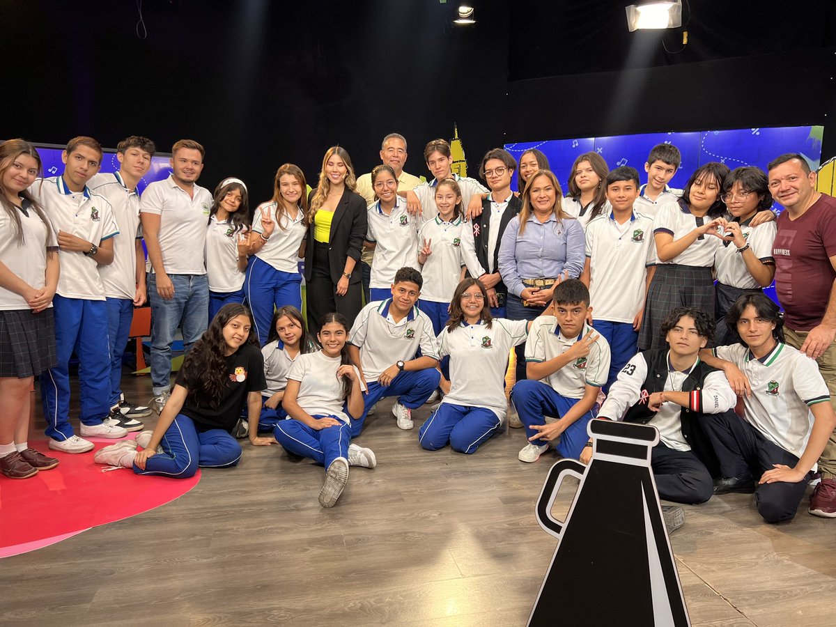 AmandaJaimesM's tweet photo. ¡Estamos felices! Hoy fue nuestra segunda entrega de #AprendemosConTROPLUS 💜 Una estrategia que busca formar a niños y jóvenes del Gran Santander en la creación de contenidos para la #TvPública de nuestro país. @CanalTRO @Ministerio_TIC @Mineducacion https://t.co/9eMj7gYcAB