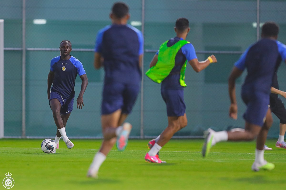 AlNassrFC's tweet photo. ساديو ماني في التدريب الأول 💛
مع ناديه #العالمي 🤩 https://t.co/60YJ02RPA8