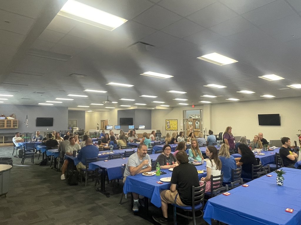 We had a wonderful first day for teachers! Thank you to <a href="/fkyourdiet/">FK Your Diet</a>
for the wonderful food to start us off on the right foot! #bullsharks