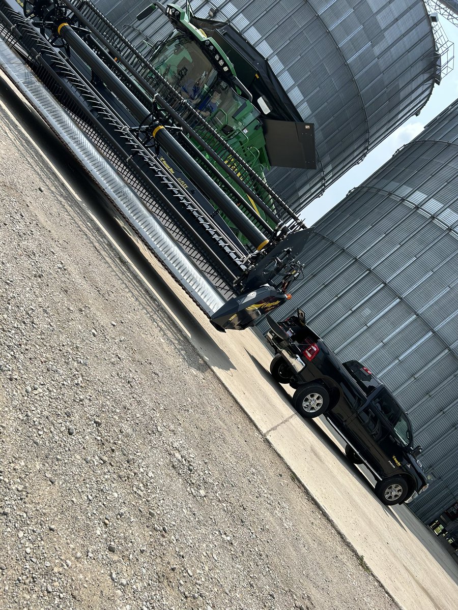 Always a good day with <a href="/martin_equip/">Paul Martin & Sons</a> getting some pre-season information!!! #wemakecombineslookgood #SDX