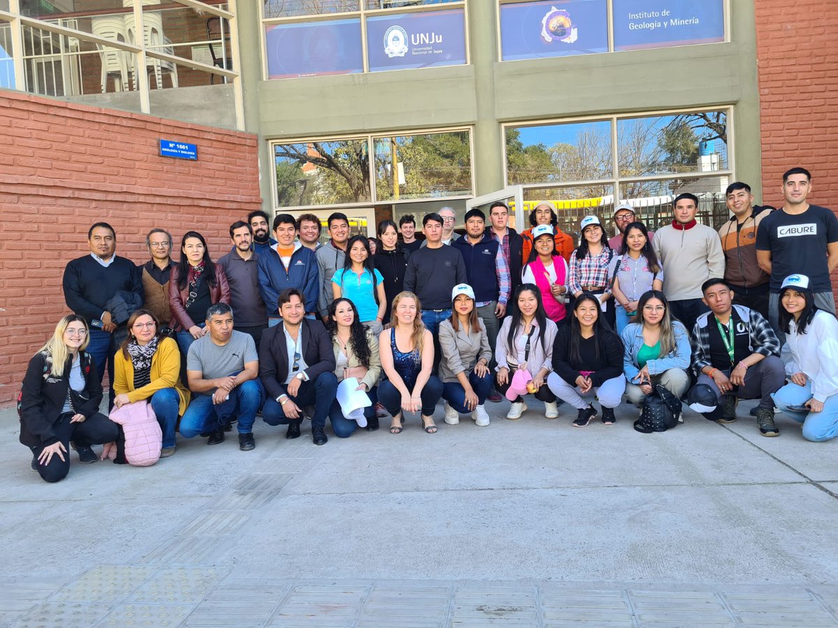 mpa_AR's tweet photo. Hoy empezó la Jornada SustentAGRO en las provincias de #Jujuy y #Salta 

Aprender Enseñar
Solidaridad del Pueblo con el Pueblo https://t.co/bFGZ18n07X