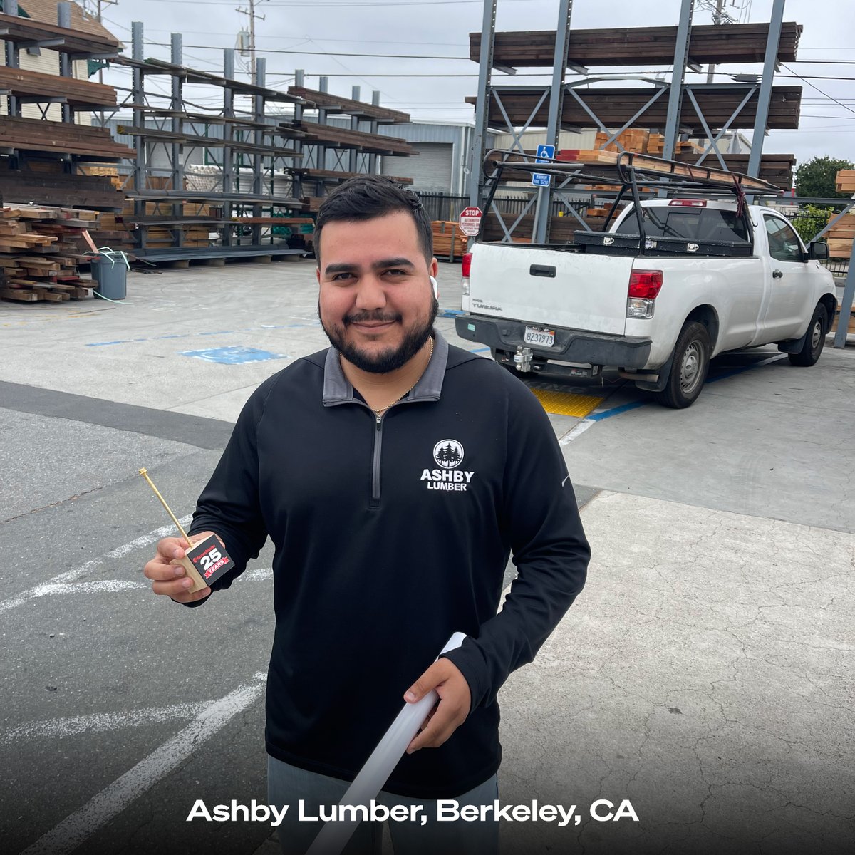 FastenMasterPro's tweet image. Behold the Golden TimberLOK!

As part of our #FM25 celebration, our sales team met up with some of our top dealers to present them with the Golden TimberLOK as a token of our gratitude for their partnership.

#FastenMaster #PRODriven #FM25