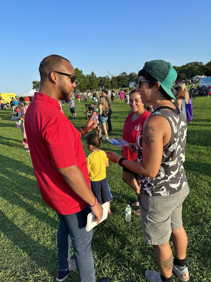 deon_tedder's tweet photo. Had a great time yesterday talking with neighbors at National Night Out. Was able to make it to North Charleston’s and the City of Charleston’s events! Thanks to CPD, NCPD and others for making the events a success #BetterWithTedder #NationalNightOut #Community #TedderForSenate https://t.co/ML5C4kg8Y9