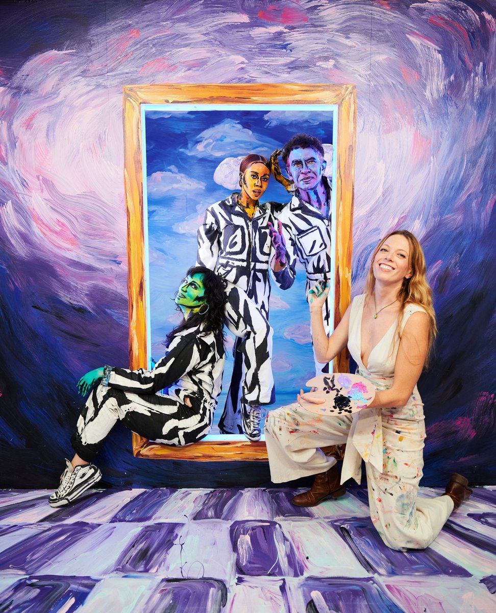 Feeling that Broadway energy with Tony Award-winner Brian Stoke Mitchell, Hailee Kaleem Wright and Eden Espinosa
⁠
📸 Andy Henderson⁠
⁠
#alexameadeart #art #painting #livingart #wonderlanddreams #broadway #actor #EdenEspinosa #HaileeKaleemWright #BrianStokeMitchell