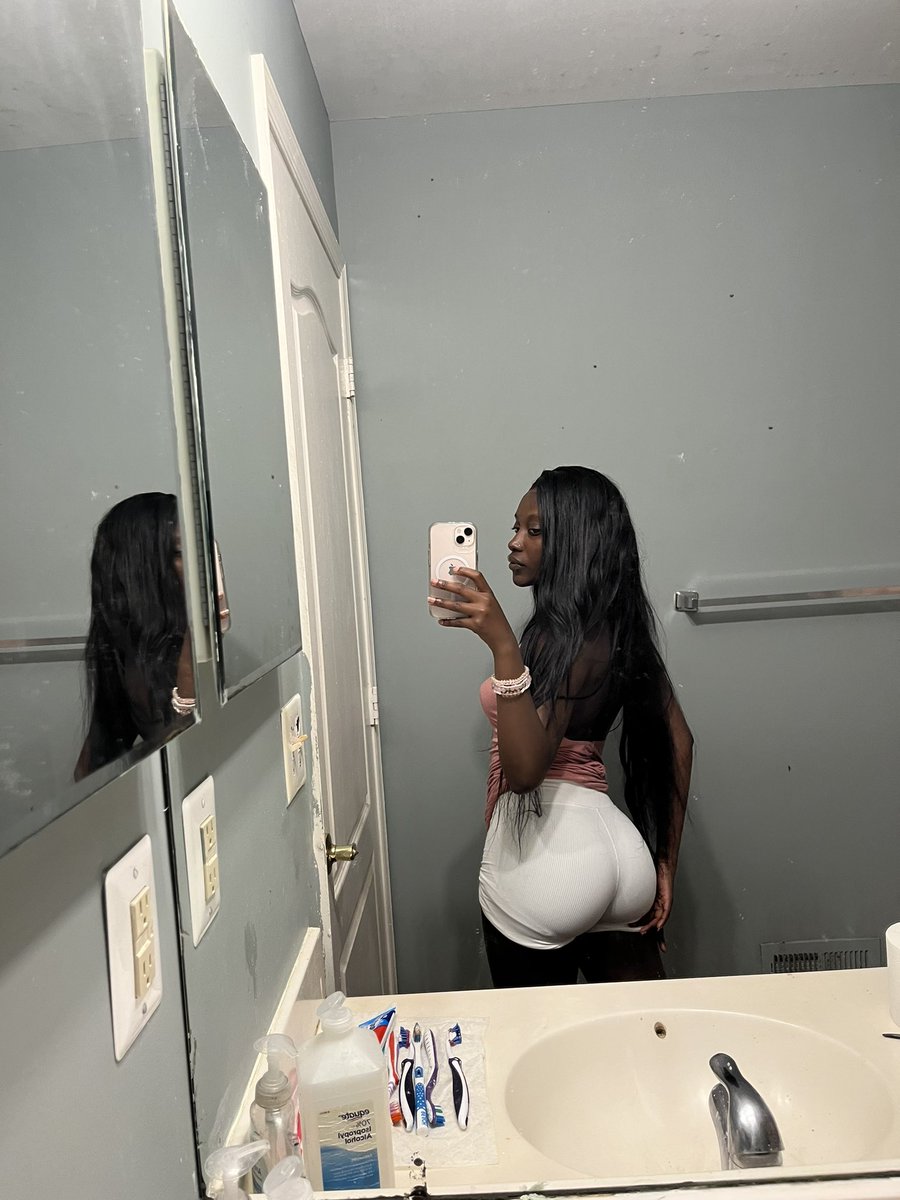 chokomilooo's tweet photo. perfect timing https://t.co/NbMbWOKEXr
