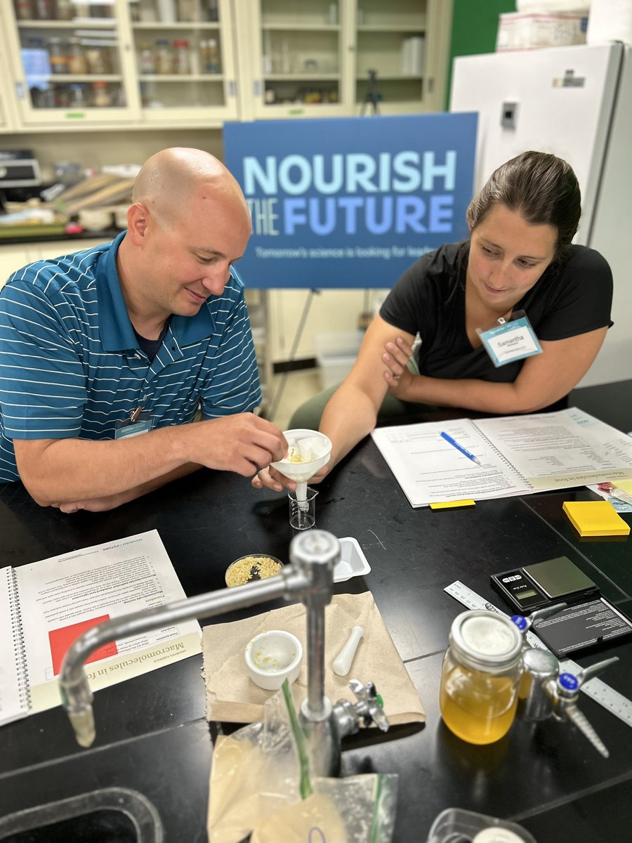 NourishFuture's tweet image. Michigan science teachers want to give a big THANK YOU to the generous sponsors supporting Feeding and Fueling the World, the 2-day professional learning event held this week in East Lansing. @MI_corn @Nationalcorn @Unitedsoy @USDA_NIFA