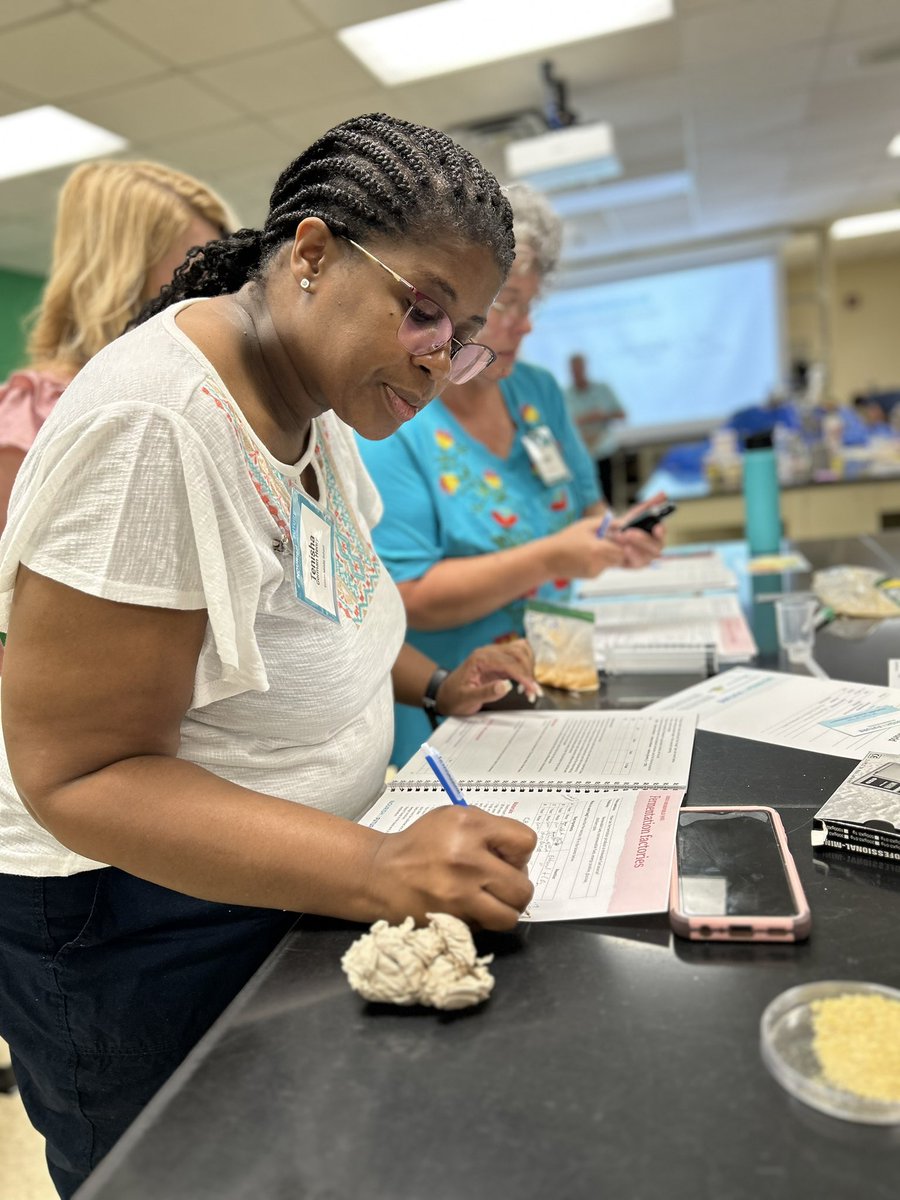 NourishFuture's tweet image. Michigan science teachers want to give a big THANK YOU to the generous sponsors supporting Feeding and Fueling the World, the 2-day professional learning event held this week in East Lansing. @MI_corn @Nationalcorn @Unitedsoy @USDA_NIFA