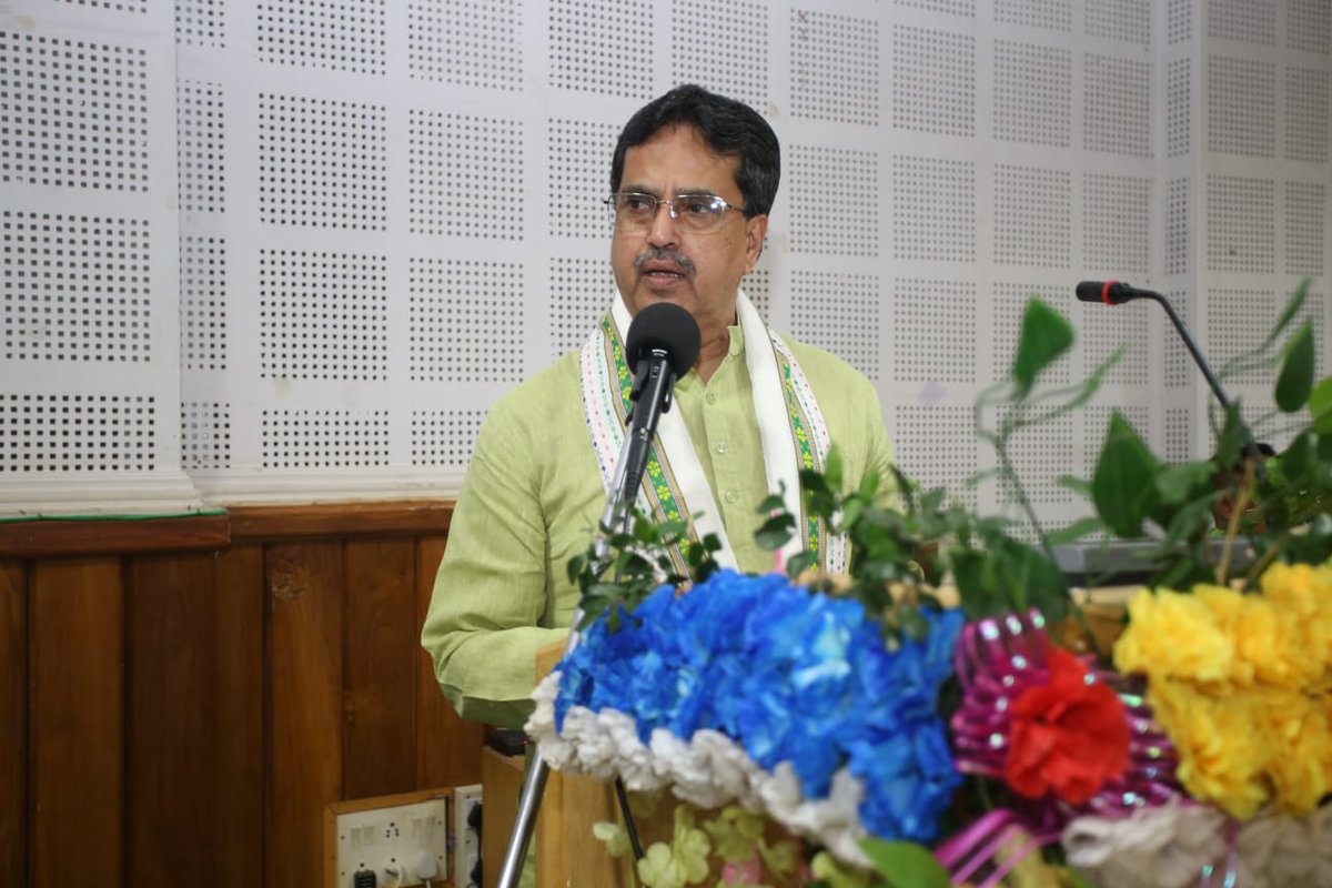 DrManikSaha2's tweet photo. জনসম্পর্ক ‌স্থাপনের মাধ্যমে মানুষের আস্থা অর্জনের ভিত্তিতে প্রতি বুথে জয় নিশ্চিত করার সংকল্প নিয়ে কাজের উৎসাহ প্রদানের লক্ষ্যে আজ আমবাসা মন্ডলের কার্যকর্তাদের নিয়ে সাংগঠনিক বৈঠকে অংশগ্রহণ করি।

প্রধানমন্ত্রী শ্রী নরেন্দ্র মোদী জীর মার্গদর্শনে এবং ভারতীয় জনতা পার্টির সর্বভারতীয় সভাপতি শ্রী জগৎ‌ প্রকাশ নাড্ডা জীর অনুপ্রেরণায়, কার্যকর্তাদের কাজের উৎসাহ দেখে আমি নিশ্চিত যে আগামীদিনেও আমাদের পক্ষেই থাকবে জনসমর্থন।
